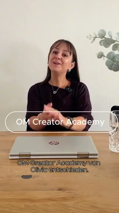 Kundin und Mama erzählt im Video, wie sie sich mit UGC und Social Media Management etwas aufgebaut hat, das zu ihrem Alltag passt